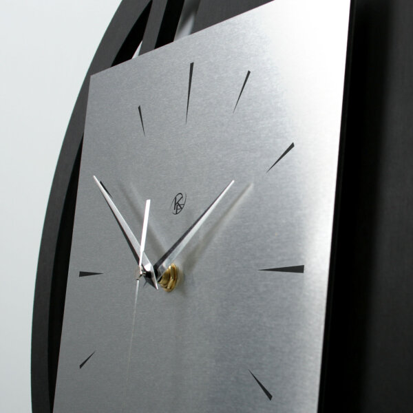 Runde 3D Designer-Wanduhr „Silver“ in modernem Metallic-Look silber-schwarz