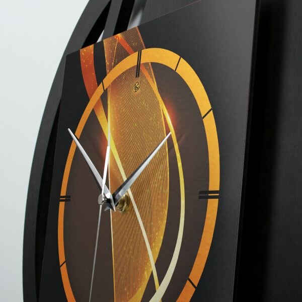 Runde 3D Designer-Wanduhr &bdquo;Dynamic&ldquo; in modernem Metallic-Look schwarz-orange