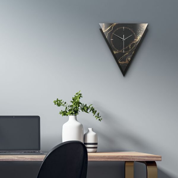 Dreieckige 3D Designer-Wanduhr „Black & Gold Waves“ in modernem Metallic-Look schwarz-gold