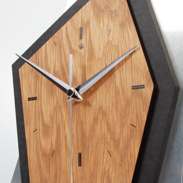 Mountain Range Designer-Standuhr aus MDF – Eiche/Metallic-Look & leises Uhrwerk
