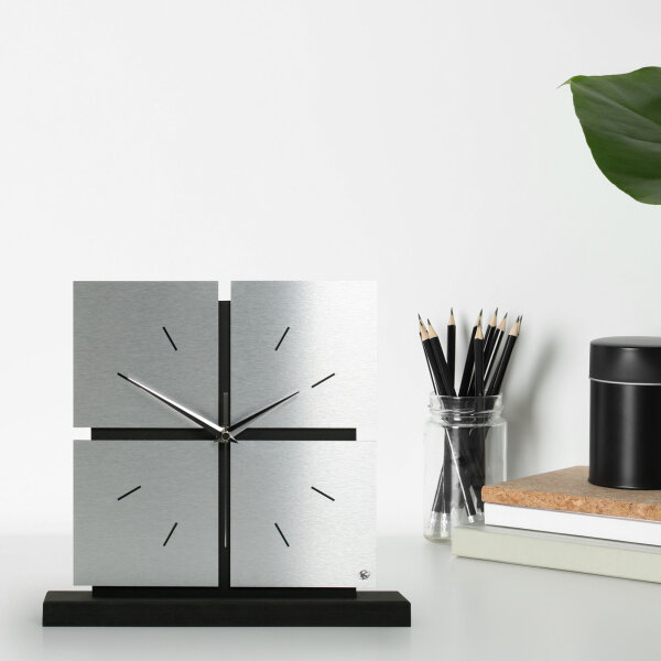 Squares Designer-Standuhr aus MDF – Design-Applikation & leises Uhrwerk
