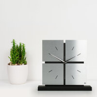 Squares Designer-Standuhr aus MDF – Design-Applikation & leises Uhrwerk