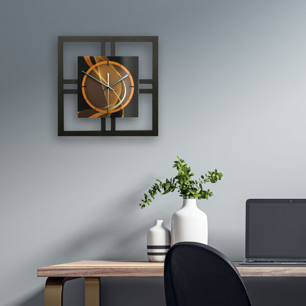 Designer-Wanduhr "Dynamic" in modernem Metallic-Look
